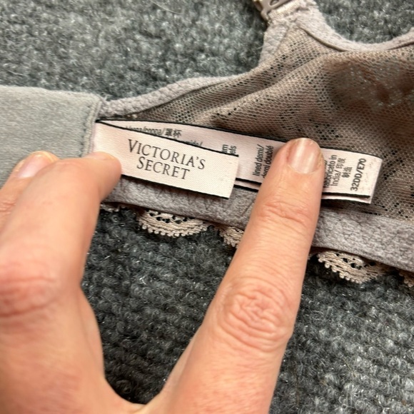 VICTORIA’S SECRET Women’s Dream Angels Lined Demi Grey/Beige w/lace size: 32DD - Picture 4 of 6